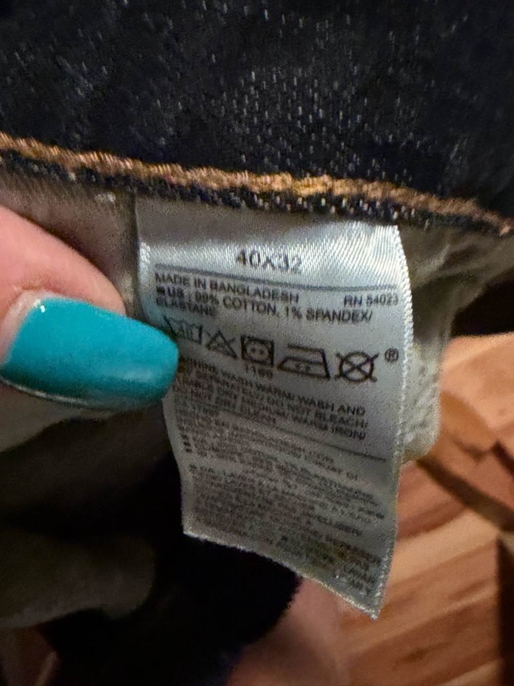 Old Navy Men's Slim Dark Indigo Jeans - Picture 4 of 5